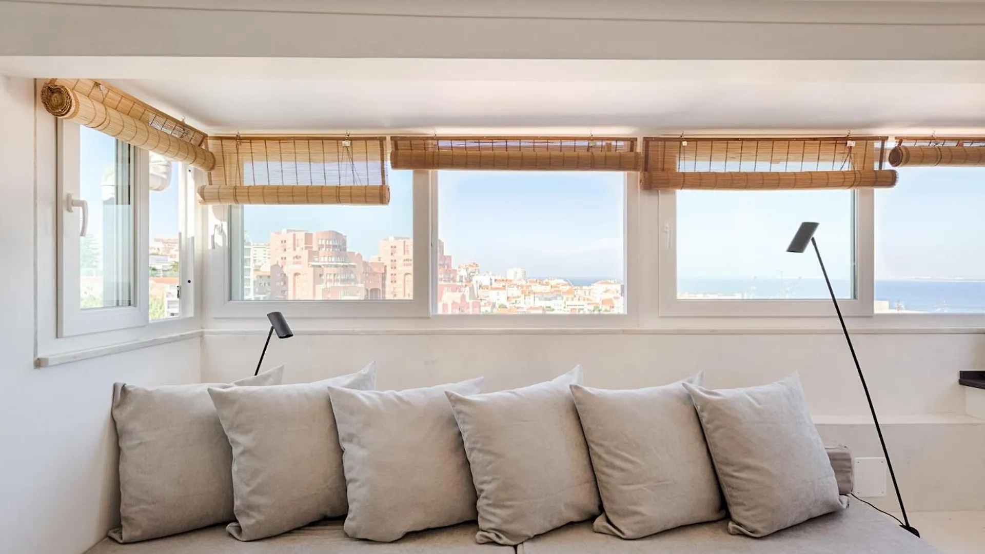 Romantic Gem In Graca Lisboa